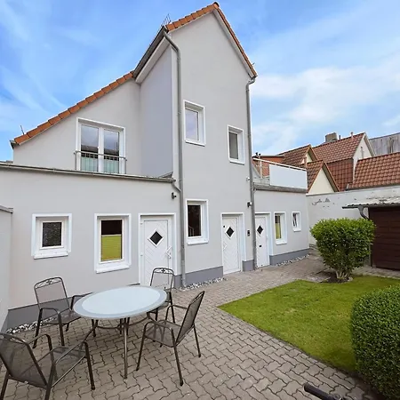 Lighthouse Homes - Moderne Ferienwohnungen Mit Terrasse Am Kirchenplatz Rostock Exterior foto